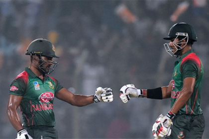 'খারাপ খেললেই সবাই মাটিতে নামিয়ে দেয়'