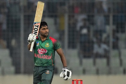 তামিমকে ছাড়িয়ে অনন্য উচ্চতায় ইমরুল