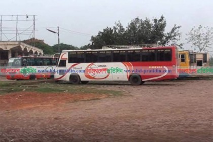 ঝিনাইদহে ৪৮ ঘণ্টার শ্রমিক ধর্মঘট চলছে