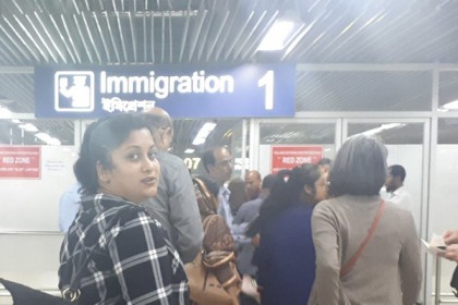 নিউইয়র্কেই ফিরে গেলেন শ্রাবন্তী