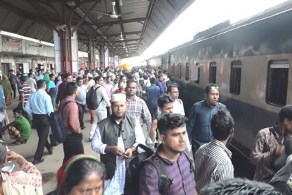পরিবহন শ্রমিকদের কর্মবিরতিতে বিপাকে ময়মনসিংহের সাধারণ মানুষ

