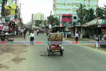 নোয়াখালীতে পরিবহন ধর্মঘটের কারণে ভোগান্তি