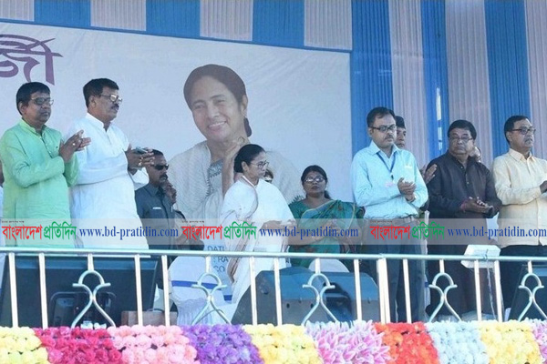 আসামের নাগরিক পঞ্জি ইস্যুতে মমতা ব্যানার্জির ক্ষোভ অব্যাহত