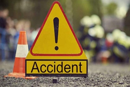 পাকিস্তানে নিয়ন্ত্রণ হারিয়ে নদীতে বাস, নিহত ১৭