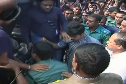 বরিশালে বিএনপির মানববন্ধনে পুলিশি বাধা, আটক ৫