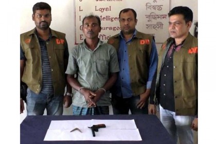 ঝিনাইদহে অস্ত্রসহ চরমপন্থি নেতা গ্রেফতার 