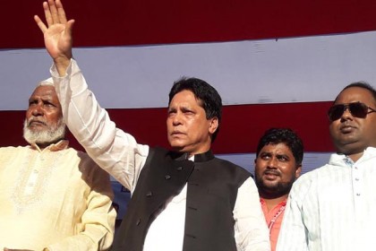 উন্নয়নের ধারাবাহিকতা রক্ষায় নৌকায় ভোট দেওয়ার আহ্বান

