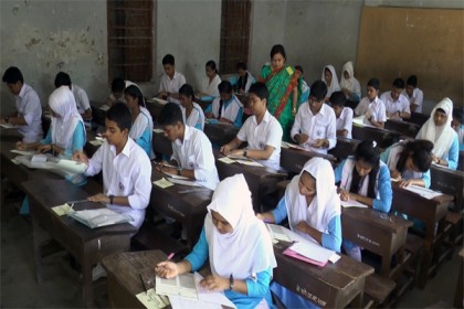 বরিশালে শান্তিপূর্ণ পরিবেশে জেএসসি পরীক্ষা শুরু