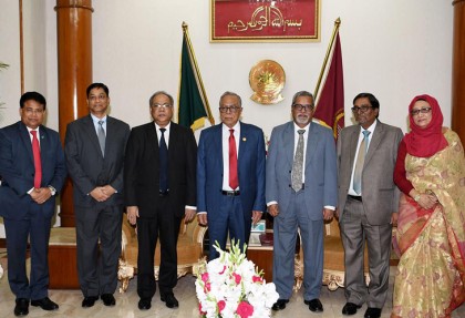 রাষ্ট্রপতির সাথে দেখা করতে বঙ্গভবনে নির্বাচন কমিশনাররা