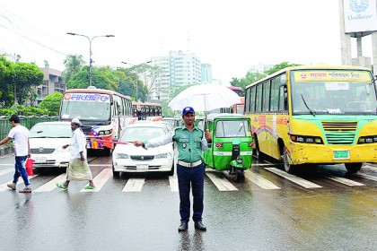 বদলে যাচ্ছে ঢাকার ট্রাফিক ব্যবস্থাপনা