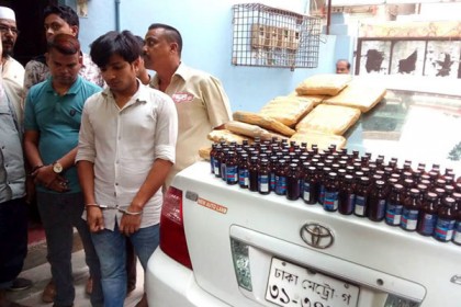 বগুড়ায় ফেন্সিডিল-ইয়াবাসহ গ্রেফতার ৫ 

