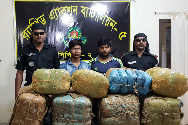 বড়াইগ্রামে গাঁজাসহ দুই মাদক ব্যবসায়ী গ্রেফতার

