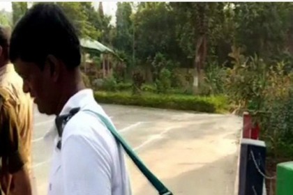 ভারতীয় জেল থেকে মুক্তির পর গীতা নিয়ে বাড়ি গেল পাকিস্তানি!