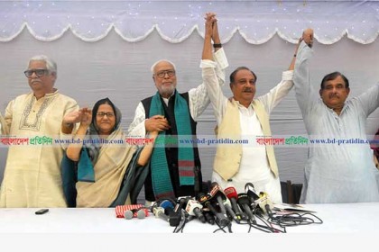 জাতীয় ঐক্যফ্রন্টে যোগ দিলেন বঙ্গবীর কাদের সিদ্দিকী