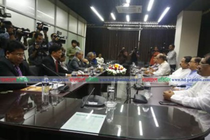 প্রধানমন্ত্রীর সঙ্গে বসার আগে তফসিল নয় : ইসিকে ঐক্যফ্রন্ট