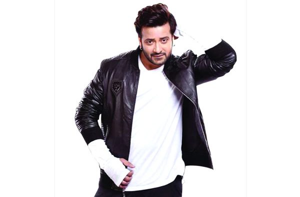 সামাজিক যোগাযোগ মাধ্যমে জনপ্রিয়তা বাড়ছে শাকিবের