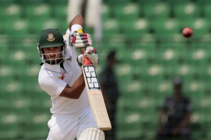 জয়ের লক্ষ্যে ব্যাটিংয়ে বাংলাদেশ