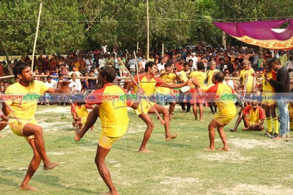মেহেরপুরে ঐতিহ্যবাহী লাঠি খেলা অনুষ্ঠিত