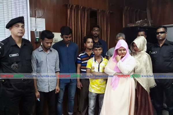শের-ই বাংলা মেডিকেলে নারীসহ ৮ দালাল আটক