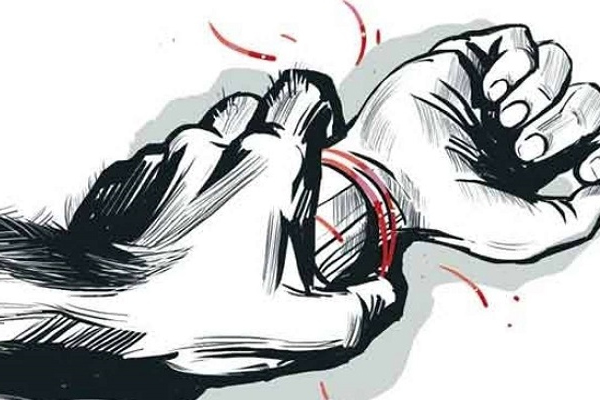 বান্ধবীর বাড়িতে গিয়ে ধর্ষণের শিকার ছাত্রী!