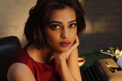 ‌অবসাদ ঘিরে ধরেছে রাধিকা আপ্তেকে, কিন্তু কেন?