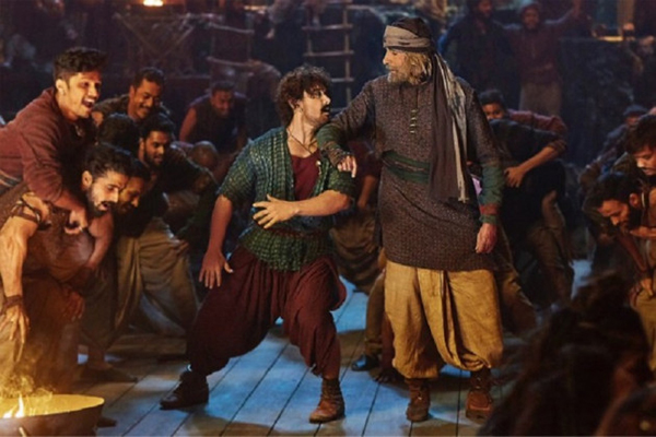 মুখ থুবড়ে পড়ল 'থাগস অব হিন্দুস্তান' 
