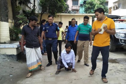 আশুলিয়ায় মানব পাচারকারী চক্রের ৪ সদস্য আটক

