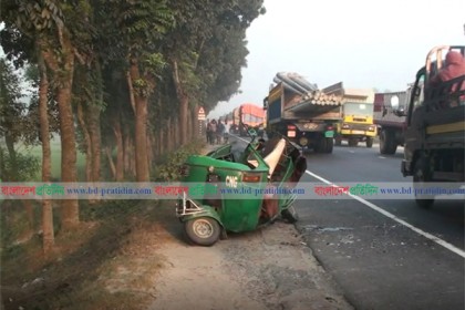 টাঙ্গাইলে সড়ক দুর্ঘটনায় নিহত ৩