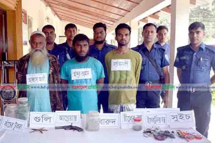 দিনাজপুরে বিস্ফোরক দ্রব্যসহ জেএমবির ৩ সদস্য গ্রেফতার