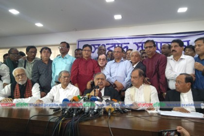 নির্বাচনের প্রস্তুতির পাশাপাশি আন্দোলনও চলবে: ড. কামাল