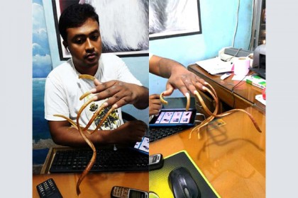 নখ না কেটেই ২৫ বছর!