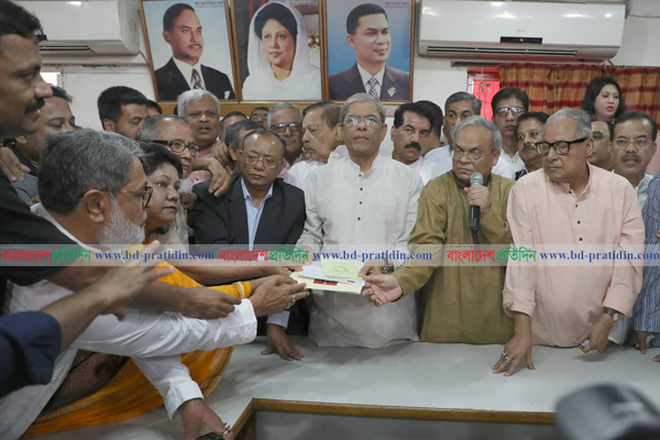 যে তিন আসনের জন্য কেনা হল খালেদার মনোনয়নপত্র