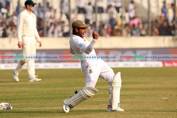 ক্রিকেট ইতিহাসে মুশফিকই প্রথম 