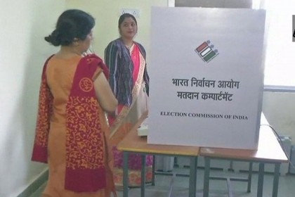কঠোর নিরাপত্তায় ছত্তিশগড়ে বিধানসভার নির্বাচন শুরু