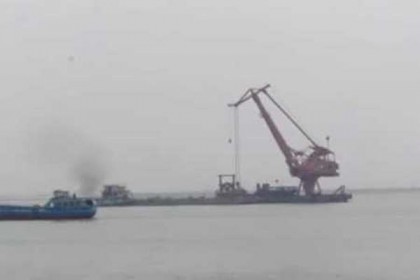 কীর্তনখোলায় স্টিমারের সঙ্গে সংঘর্ষে বাল্কহেড ডুবি