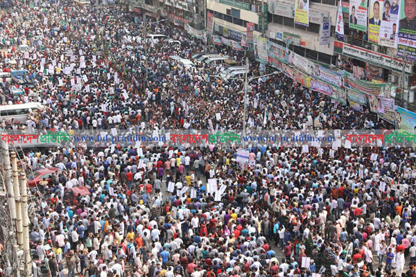 উৎসবের আমেজে চলছে বিএনপির মনোনয়নপত্র বিতরণ