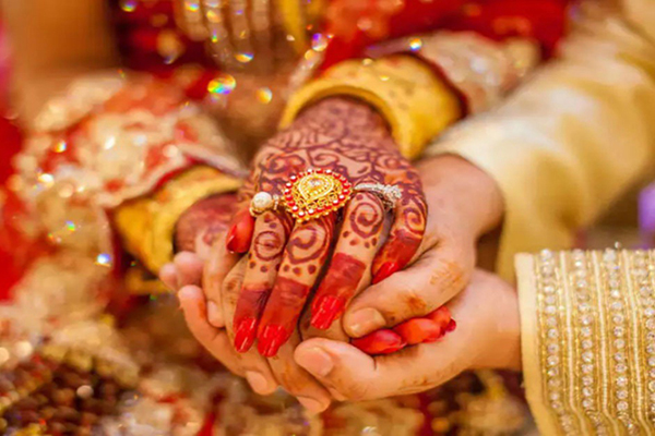 যে গ্রামে ছেলেদের দ্বিতীয় বিয়ে বাধ্যতামূলক!