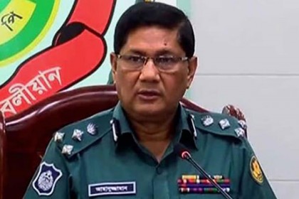 ভোটে দায়িত্ব পালনে পুলিশের জন্য মোবাইল ফোন নিষিদ্ধ