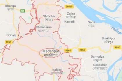 রাস্তায় ফেলে যাওয়া বৃদ্ধাকে বাচাঁনো গেল না