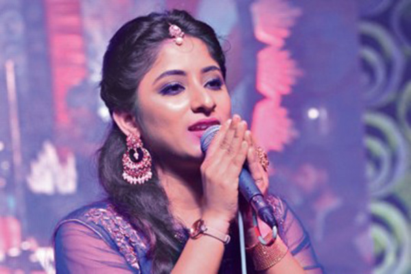 'খারাপ অঙ্গভঙ্গি করছিলেন, যেন আমি ওদের ভাড়া করা দাসী'