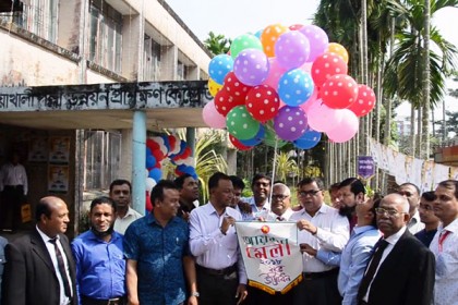 নোয়াখালীতে উৎসবমুখর পরিবেশে আয়কর মেলার উদ্বোধন