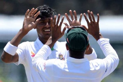 উইলিয়ামসকে বোল্ড করে সাজঘরে ফেরালেন মুস্তাফিজ