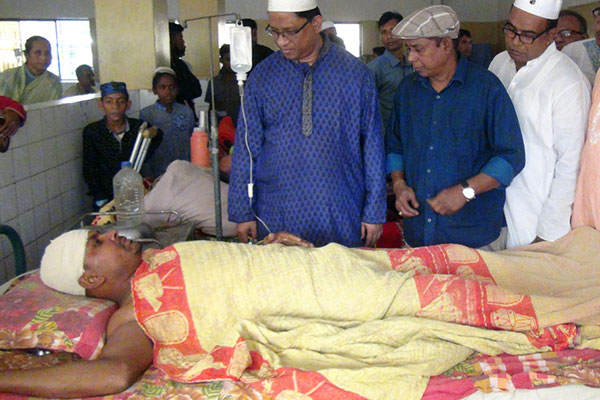 দিনাজপুরে সংঘর্ষের খবর সংগ্রহ করতে গিয়ে সংবাদকর্মী আহত