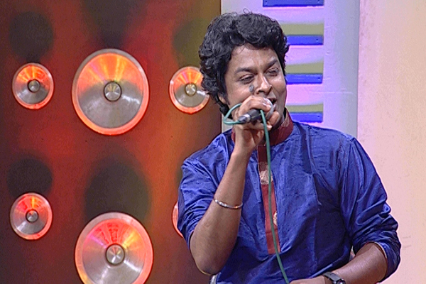 মিউজিক্যাল শো ‘গোল্ডেন সং’-এর শিল্পী খায়রুল ওয়াসী