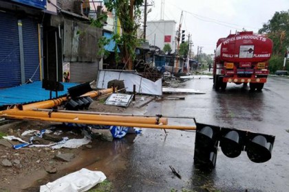 ভারতে ঘূর্ণিঝড় গাজায় নিহতের সংখ্যা বেড়ে ৪৫