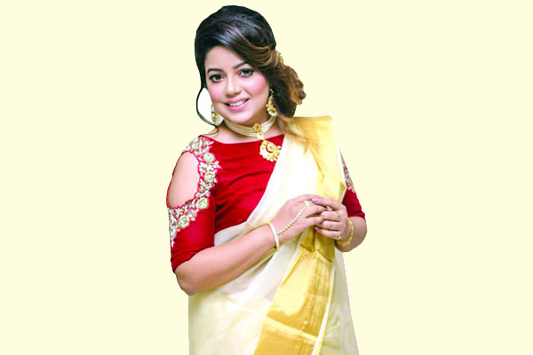 ব্যস্ততা এখন স্টেজ শো নিয়ে
