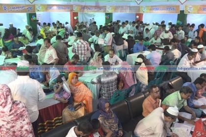 বরিশালে কর মেলার শেষ দিনেও উপচে পড়া ভীড়