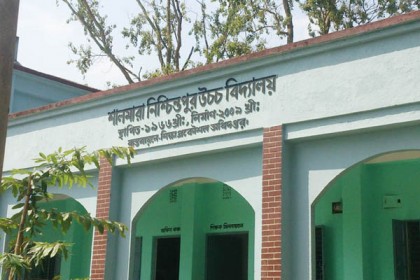 ইউএনও'র নির্দেশে পরীক্ষার সুযোগ পেল সেই ৩১ শিক্ষার্থী 
