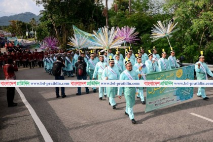 মালয়েশিয়ায় ধর্মীয় ভাবগাম্ভীর্যে ঈদে মিলাদুন্নবী (সা.) পালিত