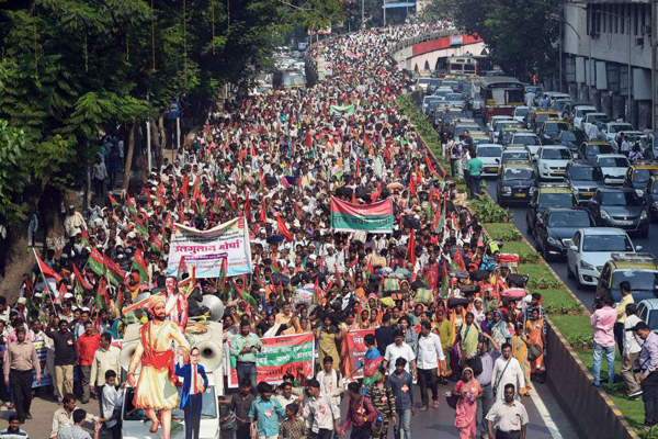 ঋণ মওকুফের দাবিতে কৃষক আন্দোলনে উত্তাল মুম্বাই